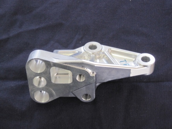 多面軸ブラケット